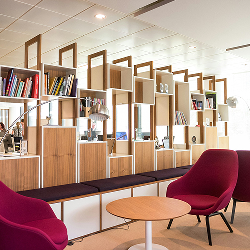 mobilier custom si standard